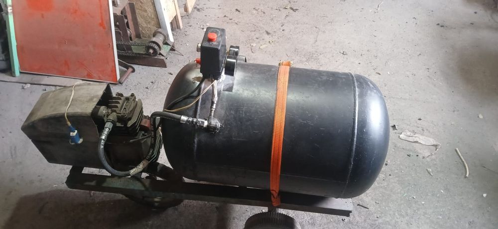 Продам компрессор