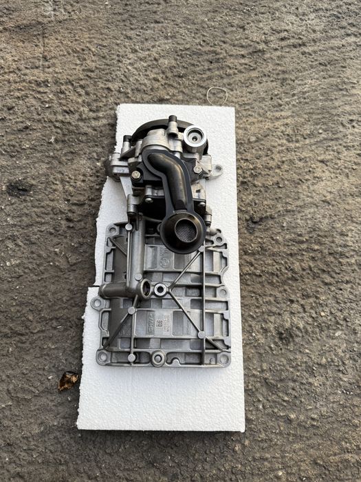Pompa ulei bmw f10 f11 f20 f21 f30 f31 e90 e91 2.0d n47 184cp