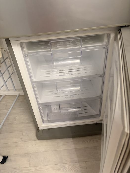 Продается холодильник LG в хорошем состочнии