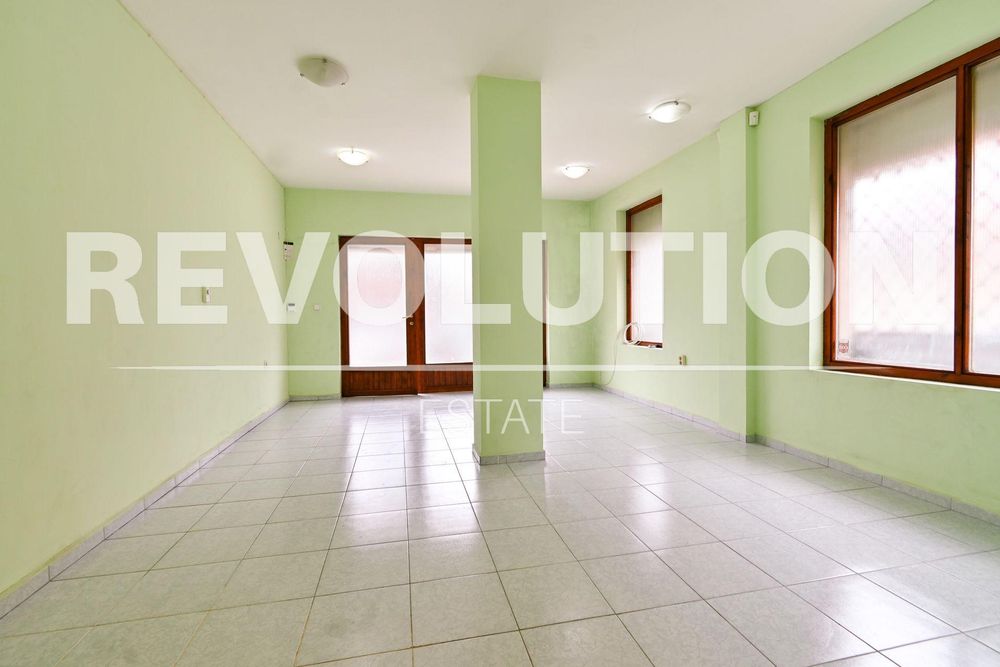 Търговско помещение със статут на МАГАЗИН в ж.к. Павлово