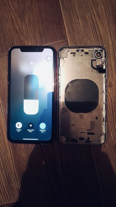 Продаю Айфон хр 64гб