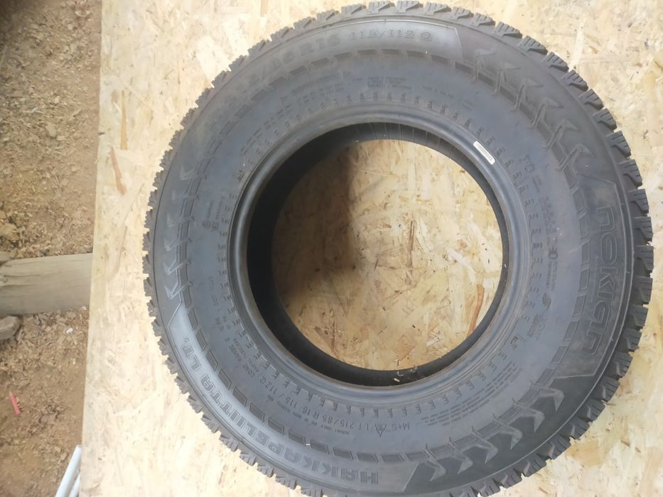 Штампованные шины для Hilux