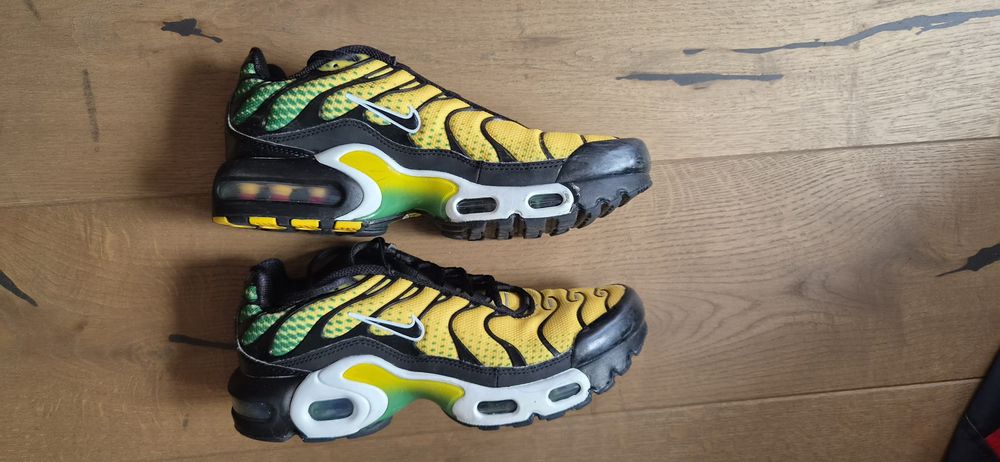 Свежи маратонки NIKE