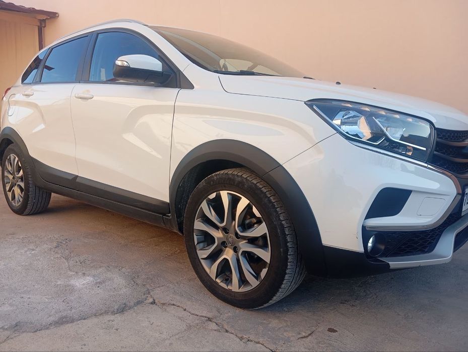 Lada xray kross 2019