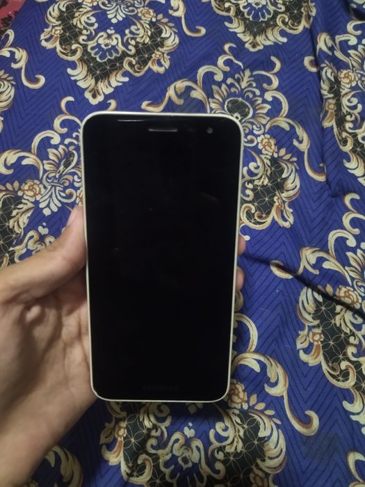 Telefon J2 sotiladi