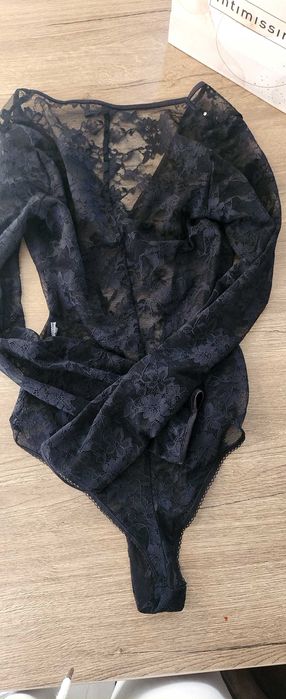 Ново Дамско черно дантелено боди с пайети в размер S.