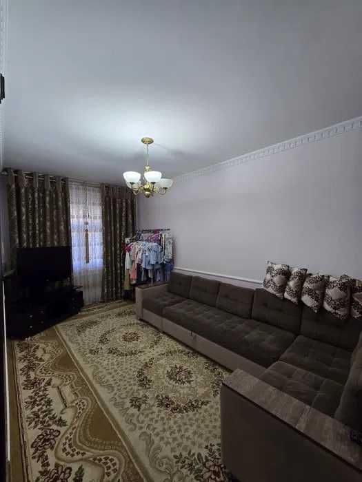 Qaratosh da 4 xonali Kvartira Sotiladi Arzon narxda !!!