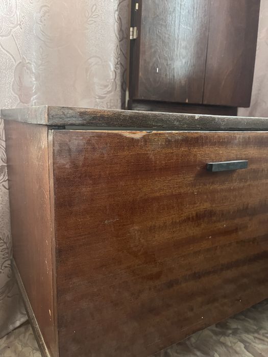 Совесткий комод и трельяж