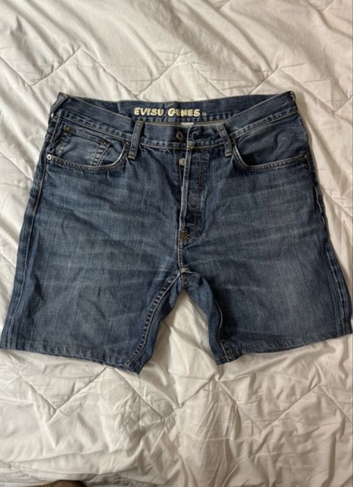 blugi scurti evisu,stare foarte buna
