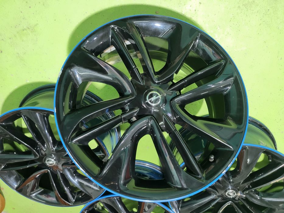 17 4x100 Opel лети джанти 4х10б 215/45/17