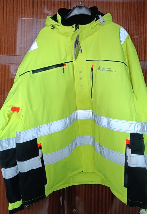 Работно яке с светлоотраьителни ивици