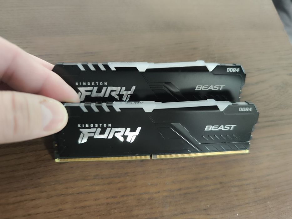 32GB RAM Kingston Fury RGB 3200MHz (2x16GB) – Perfect pentru Gaming