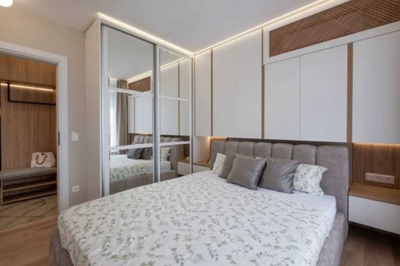 Двустаен апартамент под наем Дружба 2