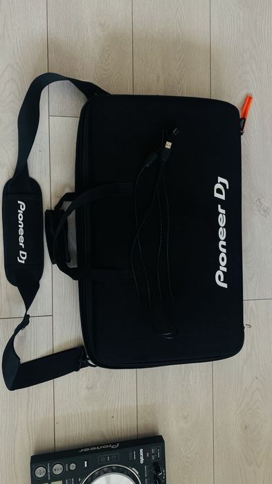 “Pioneer DDJ-SR cu geantă inclusă – 1500 RON”