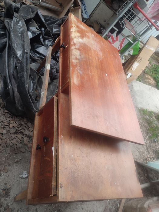 Отдам стол бесплатно