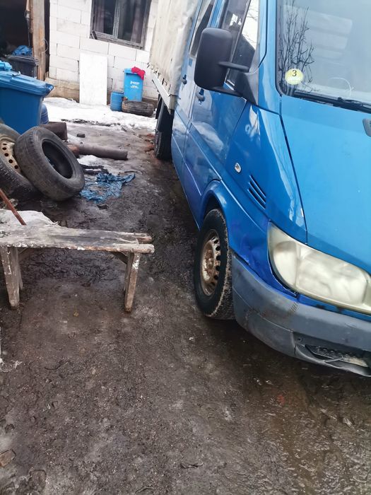 Vând Mercedes sprinter