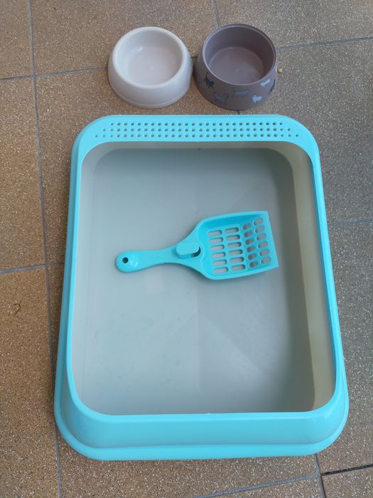 Лоток, миска для кошек