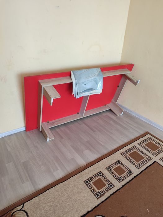 Шкаф сатылады , бу . Жер стол , пеш сатылады