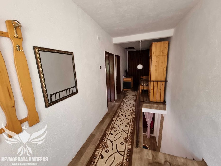 Продавам къща 225РЗП с 266 кв.м. двор в с.Забърдо обл.Смолян