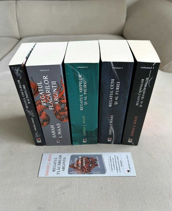 Seria acotar regatul spinilor si al trandafirilor sarah j maas