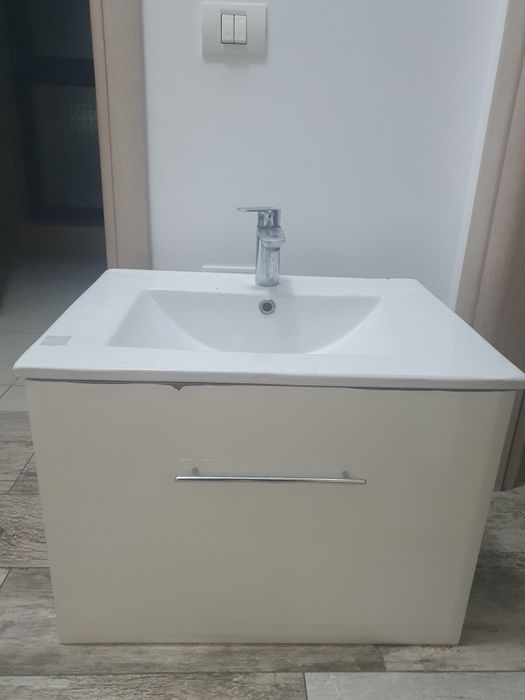 350 lei tot: wc suspendat+ chiuveta cu baterie Grohe+ oglinda
