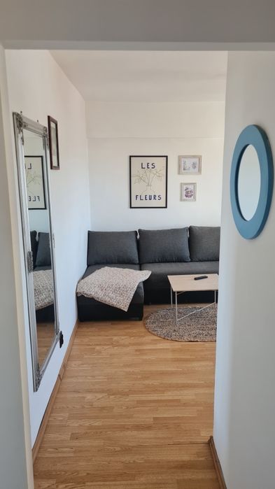 Închiriez garsonieră ultracentral 30mp, deasupra la Galerie de Arta, langa Piata centrala Deva