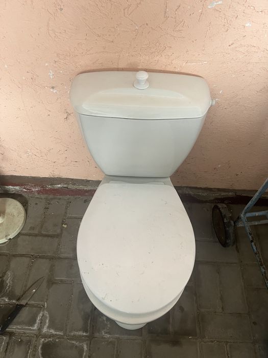 Продам унитаз в отличном состоянии