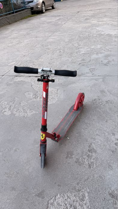 Детски тротинетки Ferrari