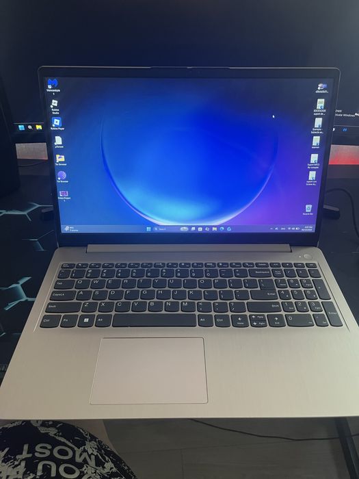 Laptop Lenovo IdeaPad - Intel i5 Gen 11, 8GB RAM, 256GB SSD NVMe - Perfect pentru Office / Facultate