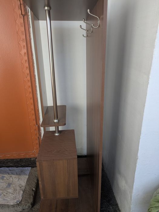 Продам прихожую б/у