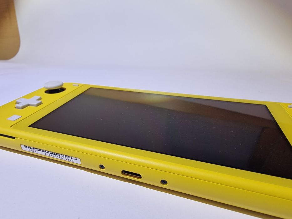 Nintendo Switch Lite (Жълт)