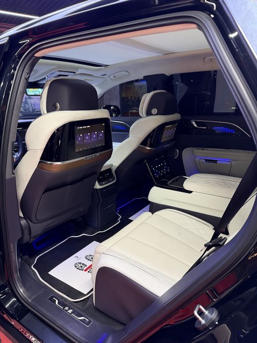 Hongqi  2021 — 7