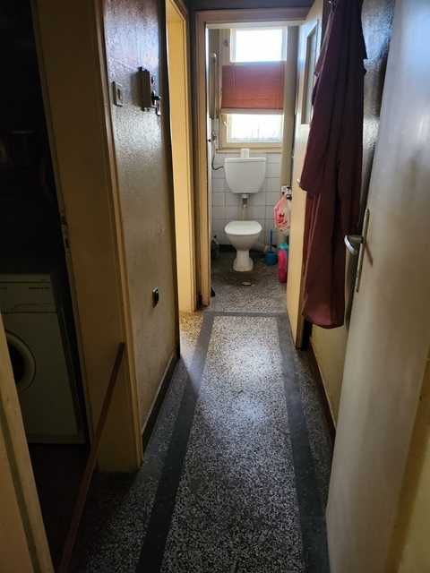 Продава се Четиристаен апартамент в Търговище, Център - 120 кв.м за 934 €/кв.м - Снимка #12