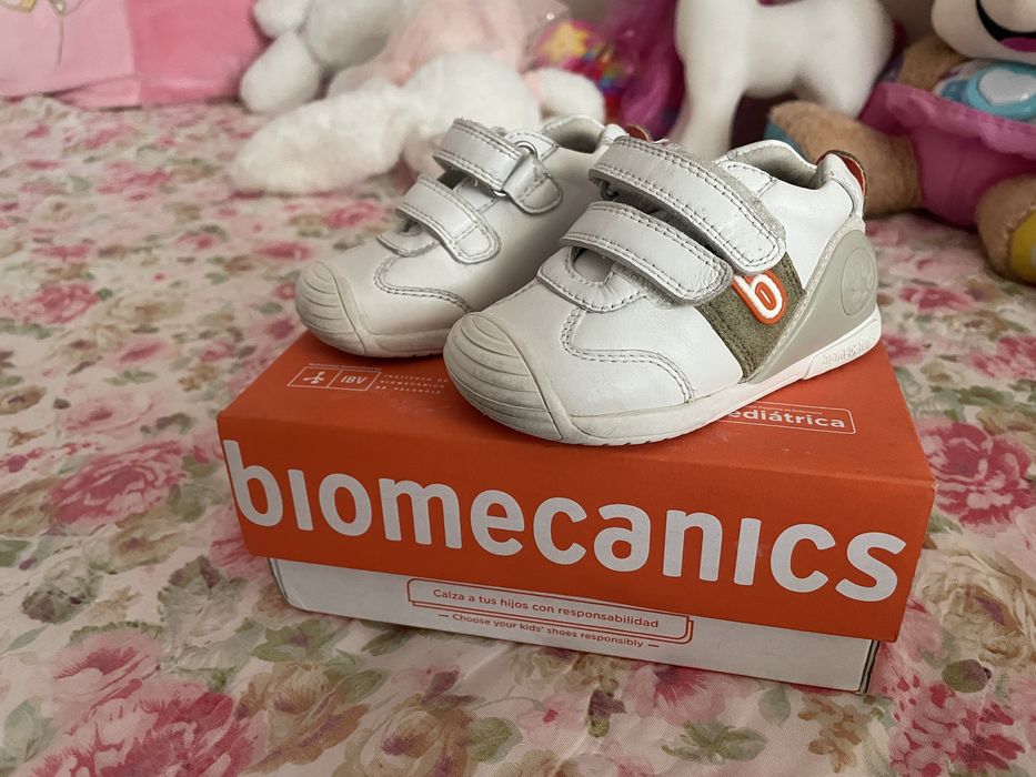 Biomecanics обувки за прохождане