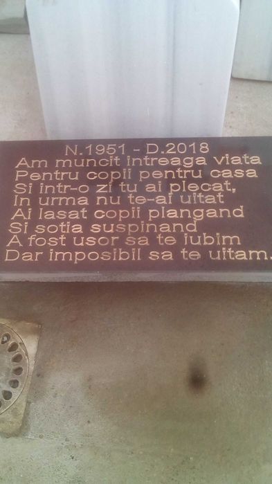 Placi comemorative din marmură