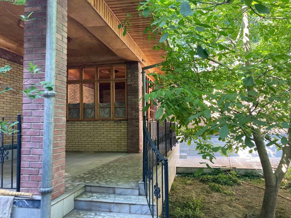 Продается 5.5 соток ул.Заводская (посольство Израиль)