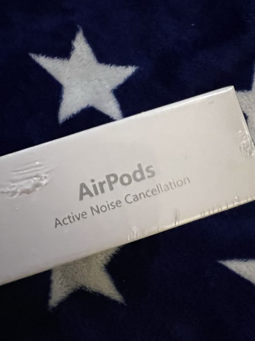 Airpods 4 ANC noi sigilate