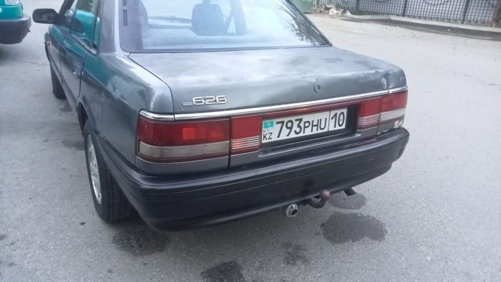 Срочно продам Мазду 626