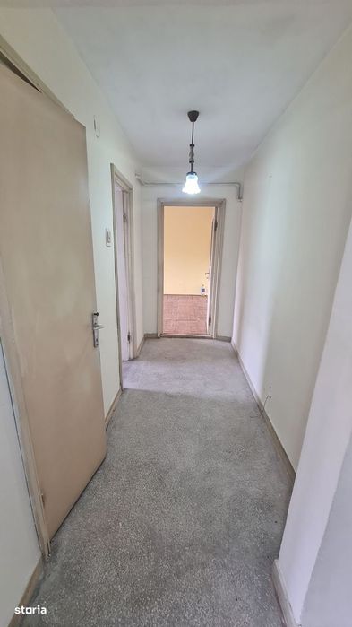 Apartament cu 2 camere de vânzare în Curtea de Argeș.
