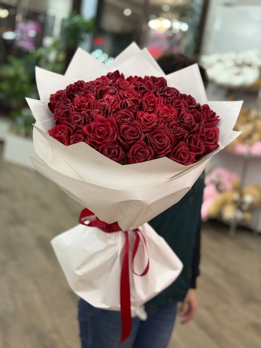 Розы из атласной ленты