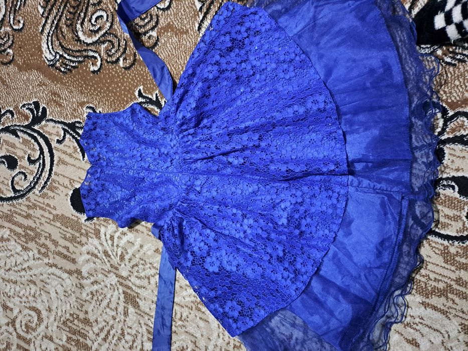 Продам платье девочке