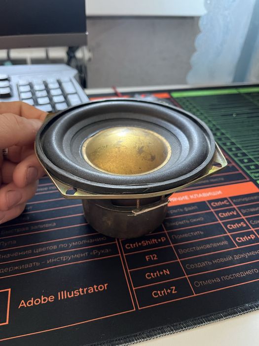 Колонка на саб компьюетера