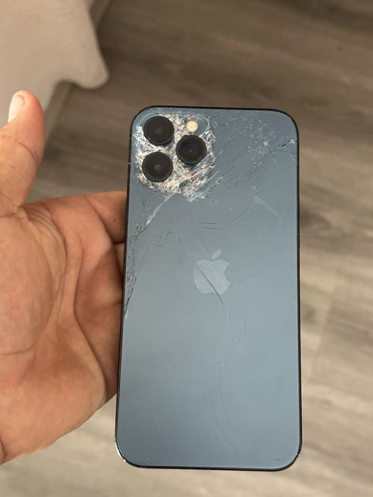 se vinde Iphone 12 pro max !