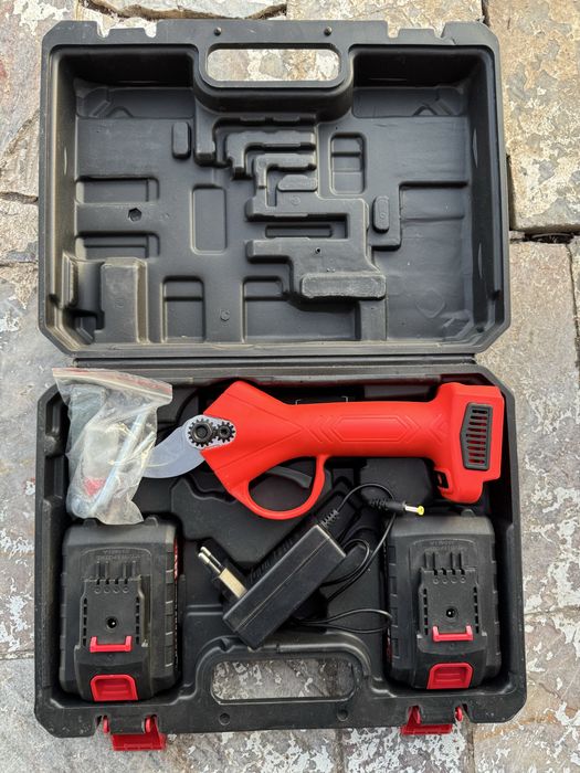 Секатор 24 v новый