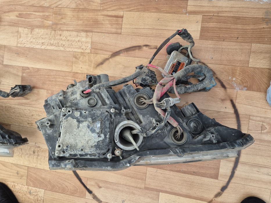 Фары на Лексус ИС