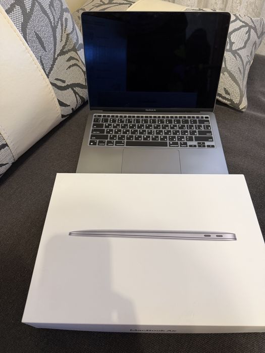 Apple MacBook Air 13 MGN63 M1