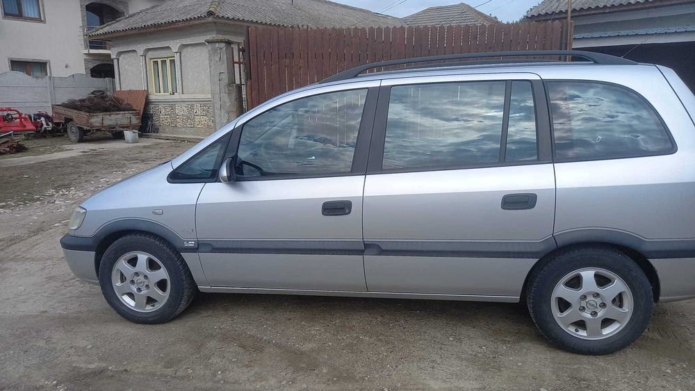 De vânzare Opel zafira