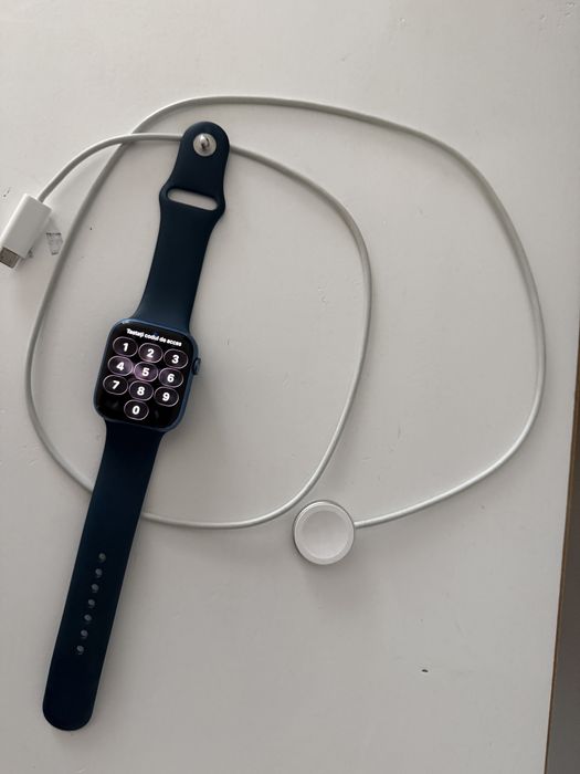 Apple Watch Series 7 45mm GPS – stare bună, funcțional complet