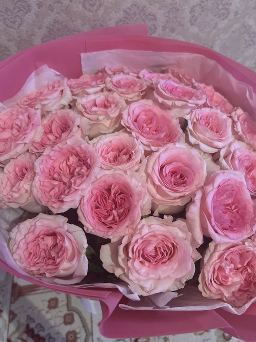 Свежые цветыы ночью подарилии