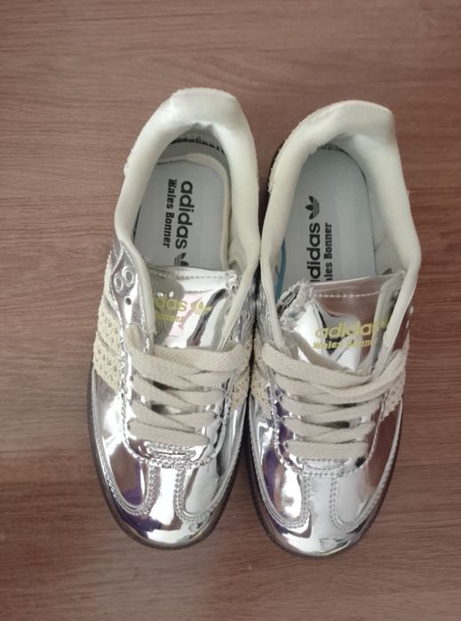 Кроссовки женские Adidas